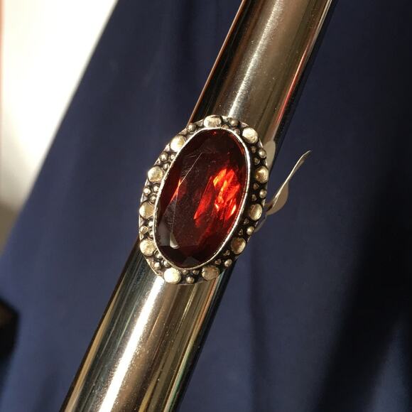 Stamped 925 faux garnet ring, bold and beautiful cocktail ring, size 8 - Picture 14 of 14